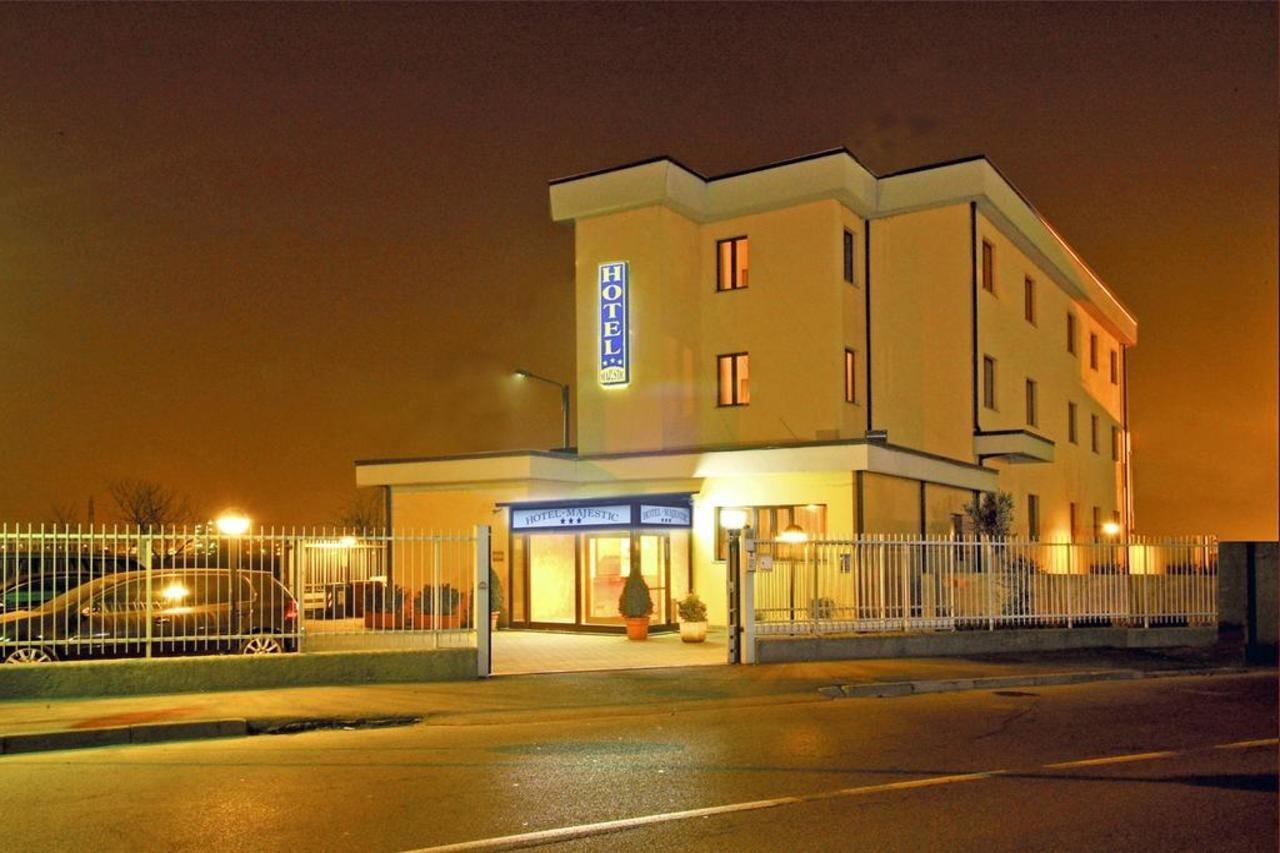 Hotel Majestic San Giuliano Milanese Exteriör bild